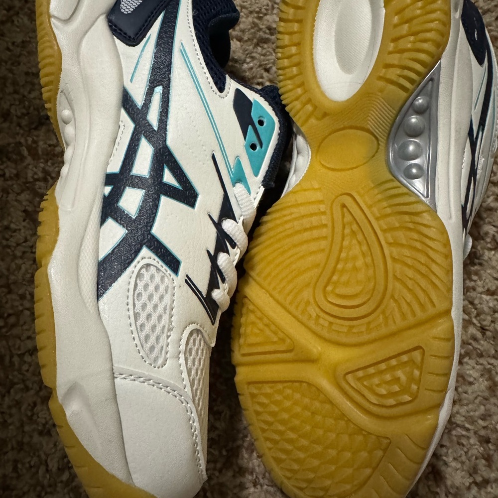 New men's shoes, Pickleball, court shoes, young men, kids' Athletic Shoes.